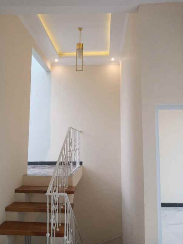 rumah kalipancur ngaliyan