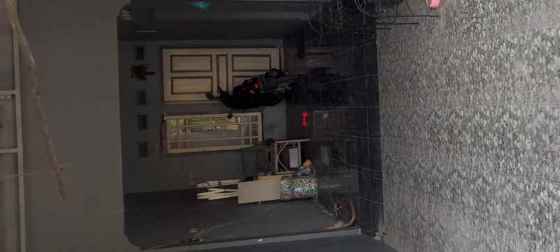 rumah kampung siap huni dan strategis