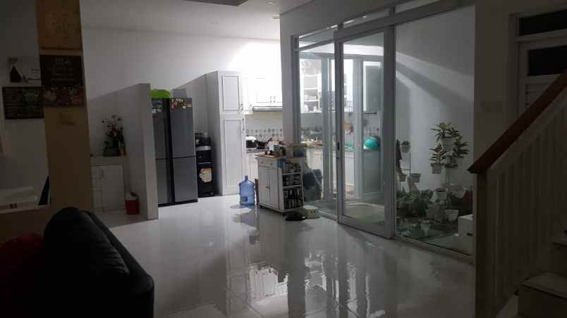 rumah kota baru parahyangan