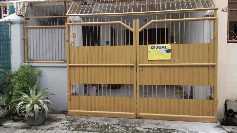 rumah lebak permai utara 1 1 lantai