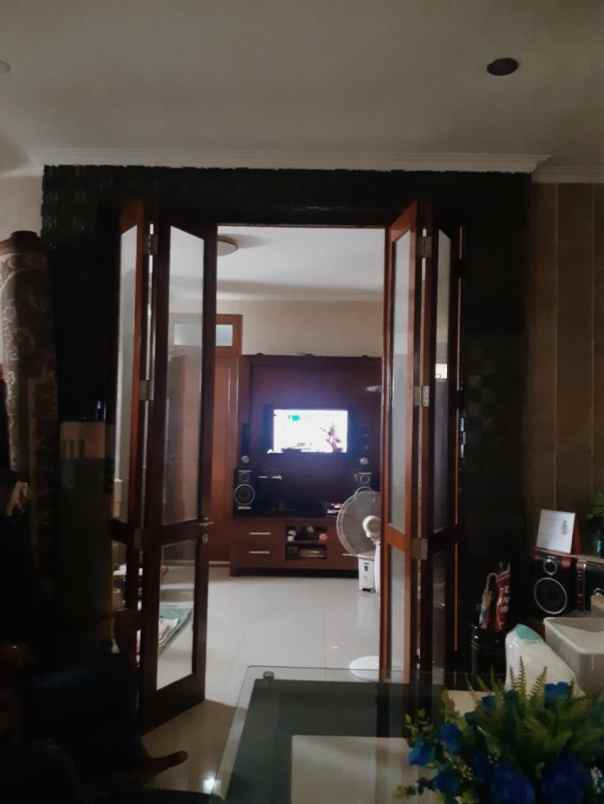 rumah meruyung limo depok