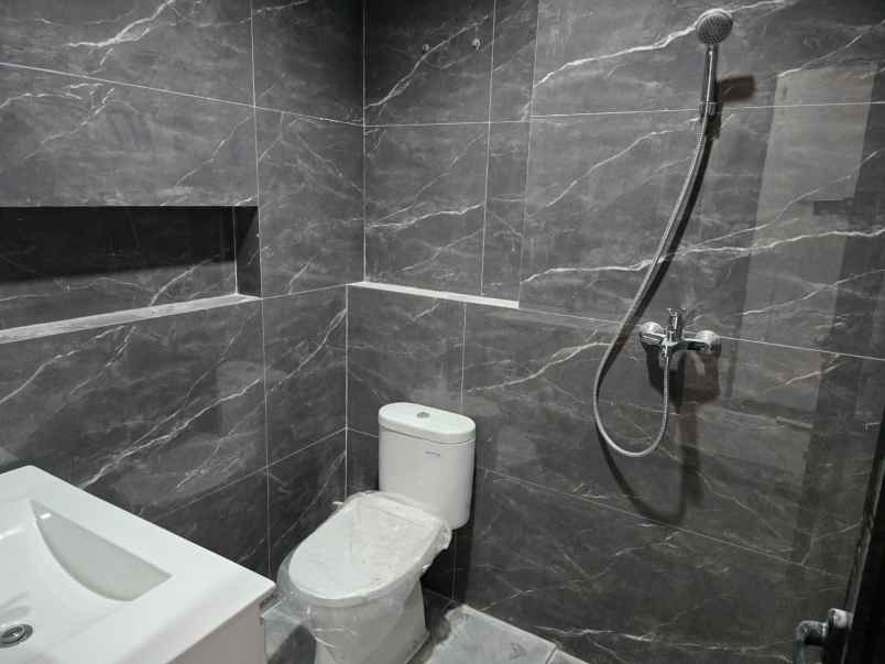 rumah mewah classic pakuwon city lt216