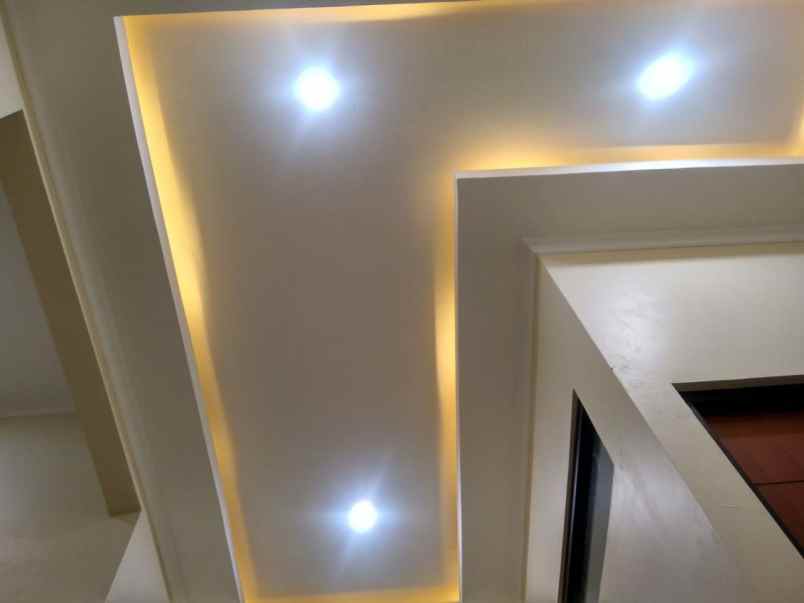 rumah mewah condet akses mobil shm