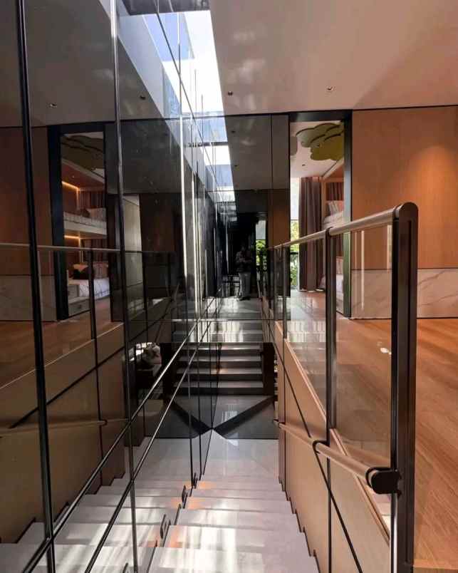 rumah mewah di pusat karawaci