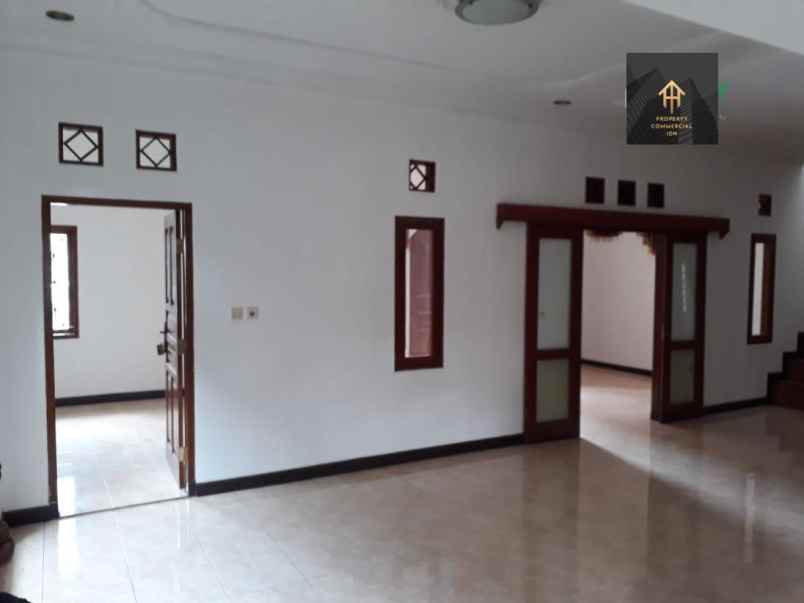 rumah mewah hook 2 lantai siap huni di riung bandung