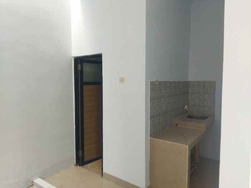 rumah mewah pedurenan bekasi 2 lantai shm