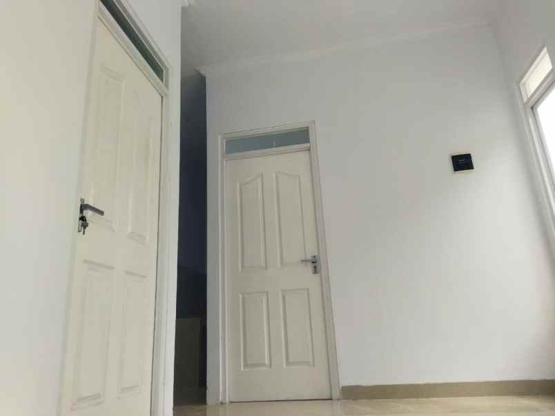 rumah mewah pedurenan bekasi 2 lantai shm