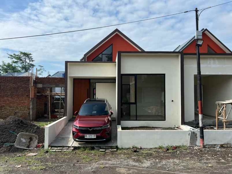 rumah modern 1 lantai di aranya park kaliurang