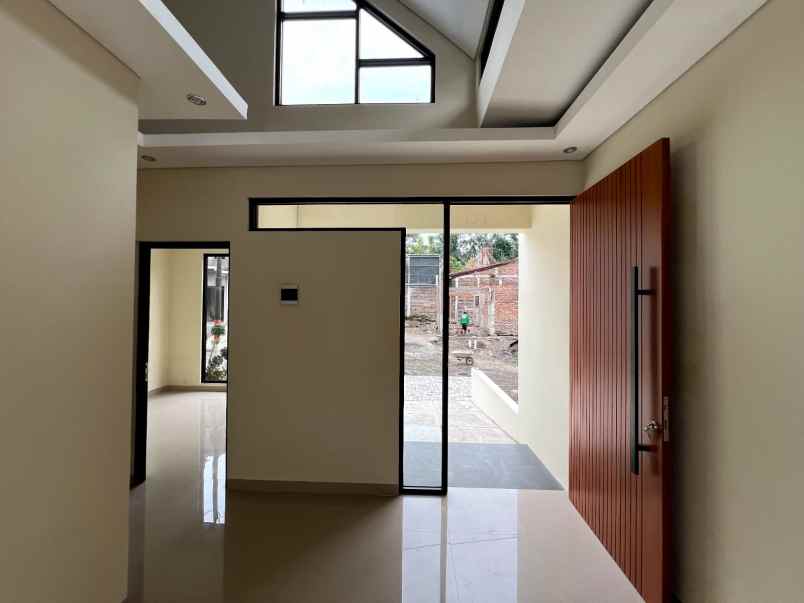 rumah modern 1 lantai di aranya park kaliurang