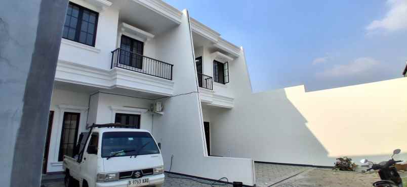 rumah modern 2 lantai jatimakmur
