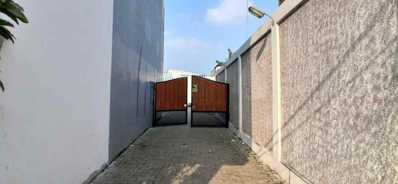 rumah modern 2 lantai jatimakmur