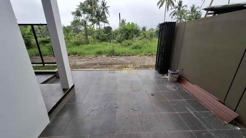 rumah modern minimalis siap huni di jakal km 11