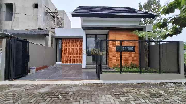 rumah modern minimalis siap huni di jakal km 11