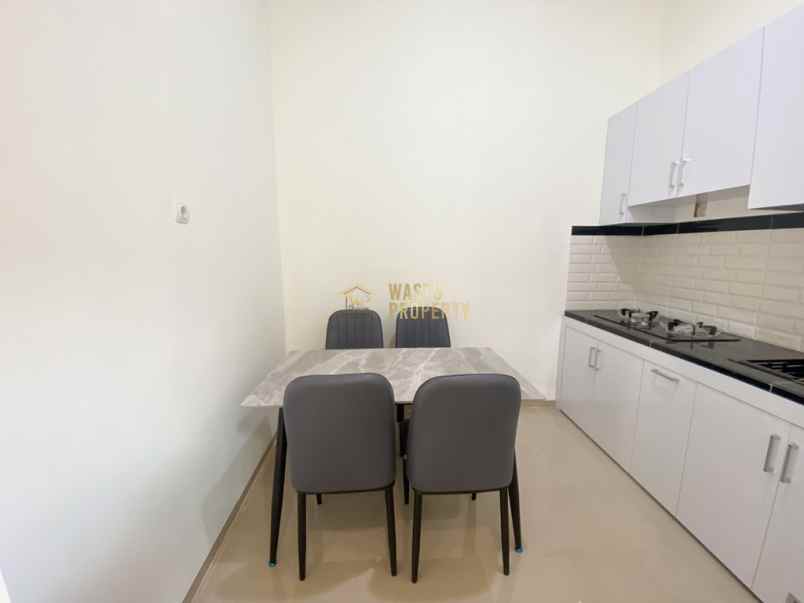 rumah modern siap huni semi furnish di dekat uii