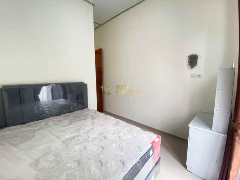 rumah modern siap huni semi furnish di dekat uii