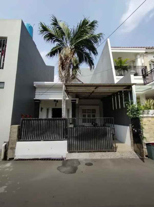 rumah nyaman manis di bintara pondok kopi