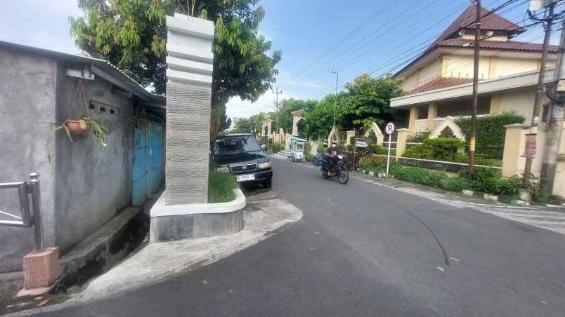 rumah perumnas banyumanik semarang