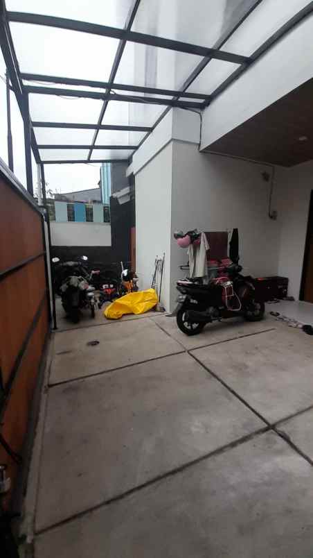 rumah rapi siap huni di dukuh zamrud bekasi