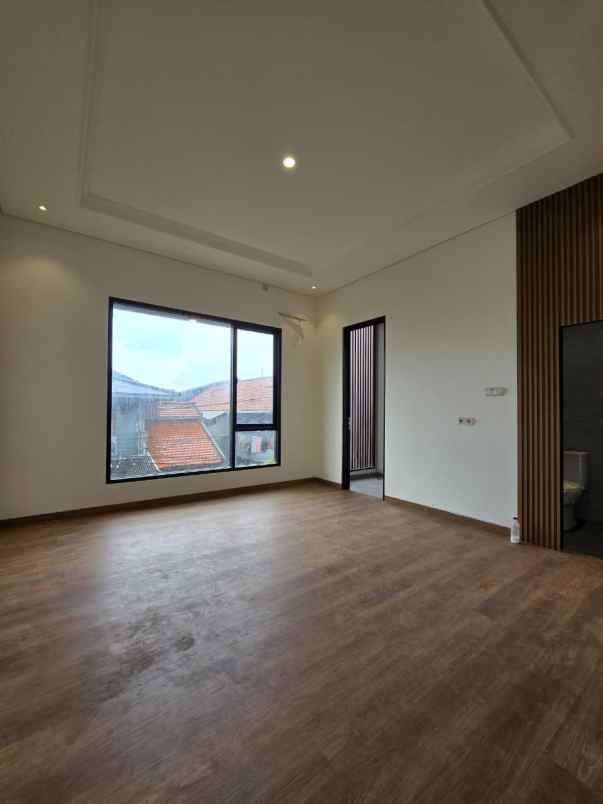 rumah ready stock akses 2 mobil di rawamangun