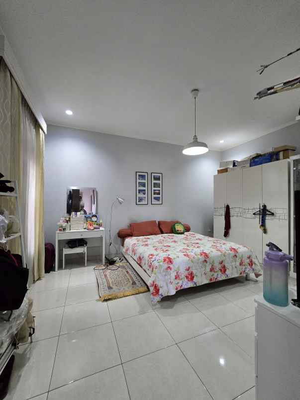 rumah second kokoh terawat di pondok kelapa jaktim