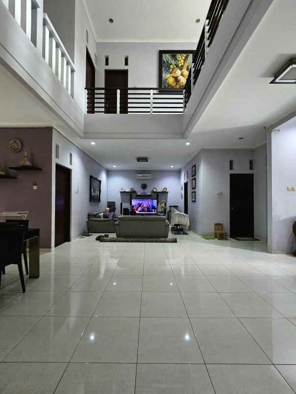 rumah second kokoh terawat di pondok kelapa jaktim