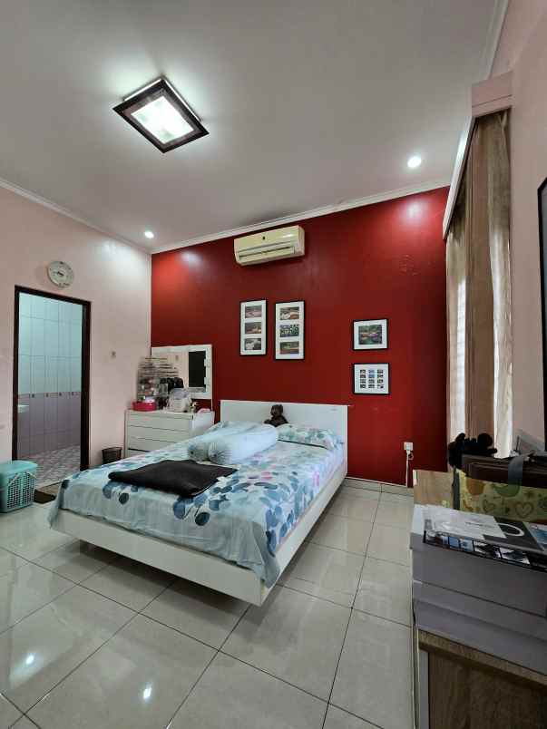 rumah second kokoh terawat di pondok kelapa jaktim