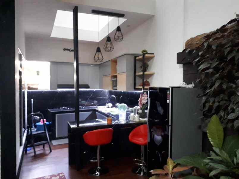 rumah second mewah di pusat malang