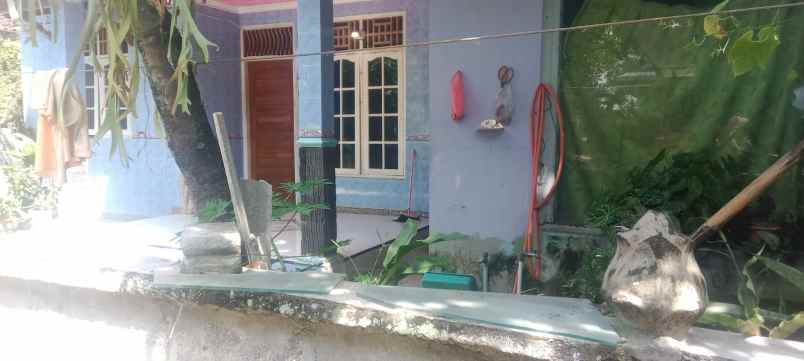 rumah second selatan candi prambanan