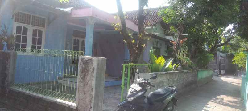 rumah second selatan candi prambanan