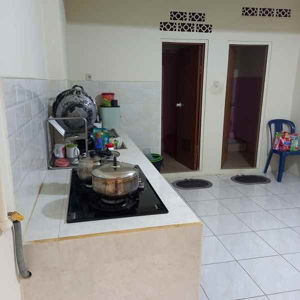 rumah second strategis bebas banjir di bekasi kota