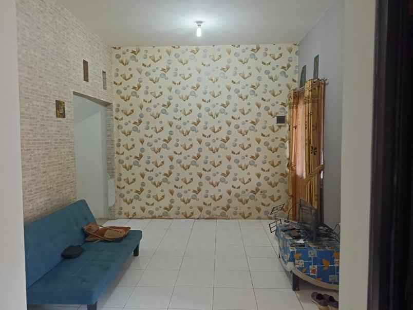 rumah second terawat di sawangan permai depok