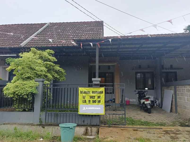rumah second terawat di sawangan permai depok