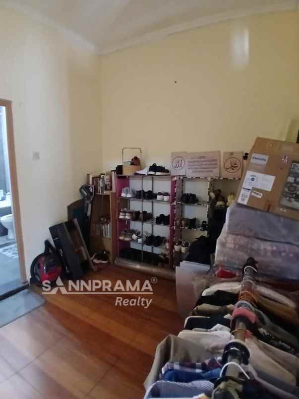 rumah second terawat strategis di mampang depok iml