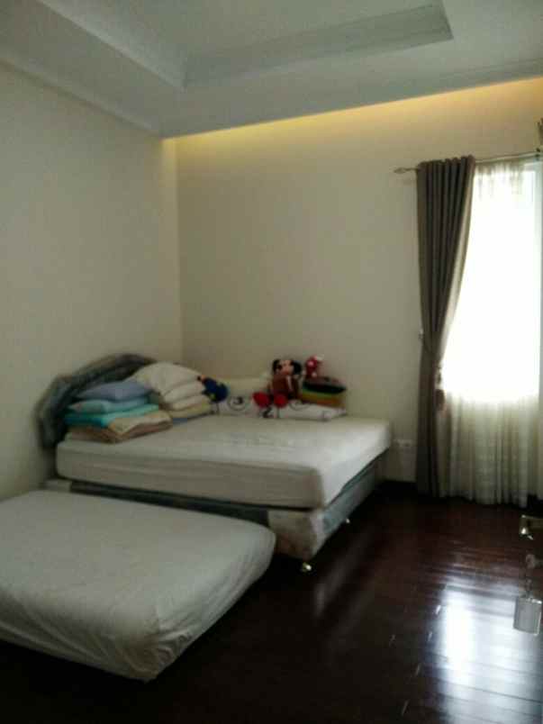 rumah setrasari setramurni