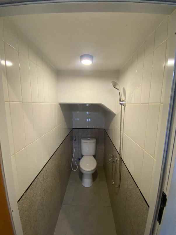 rumah siap huni 2 lantai di pamulang tangsel