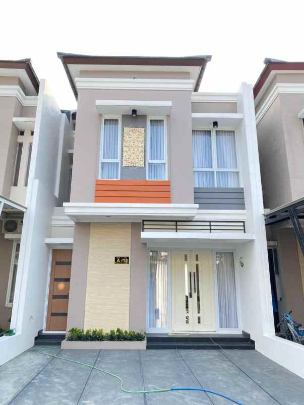 rumah siap huni 2 lantai di pamulang tangsel