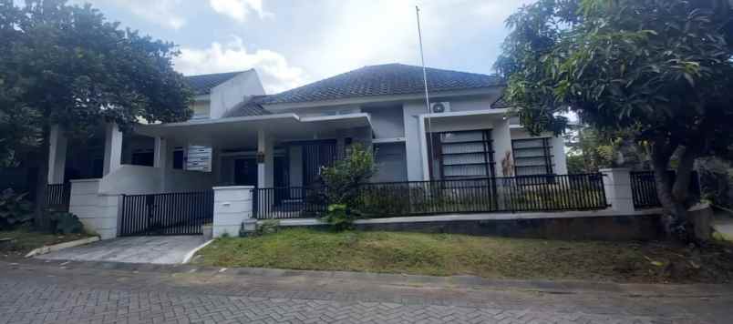 rumah siap huni lokasi di villa puncak tidar