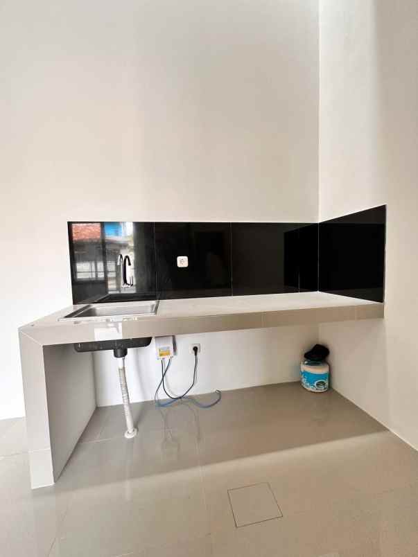 rumah strategis di cijantung