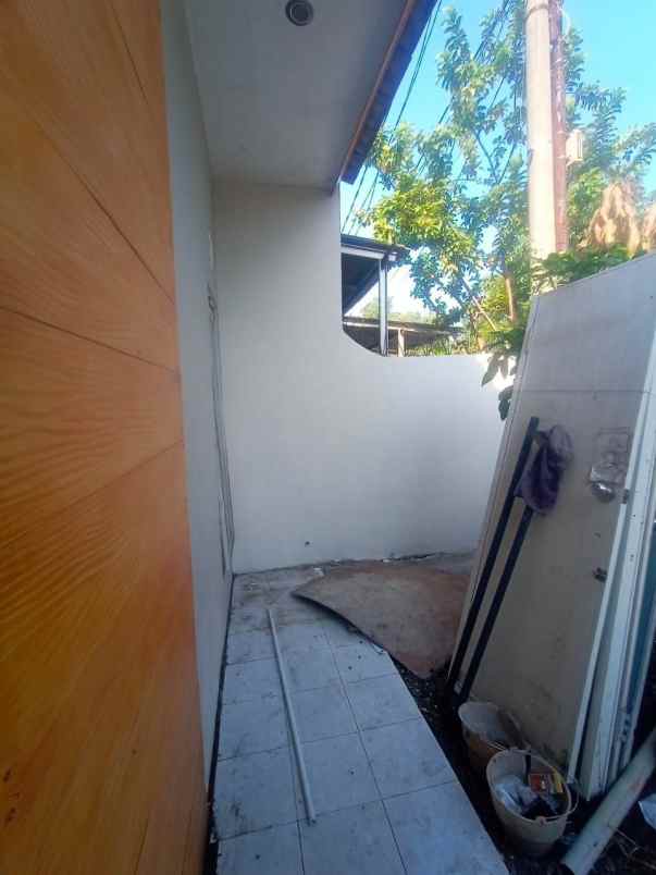 rumah taman gunung anyar listrik 1300w pdam