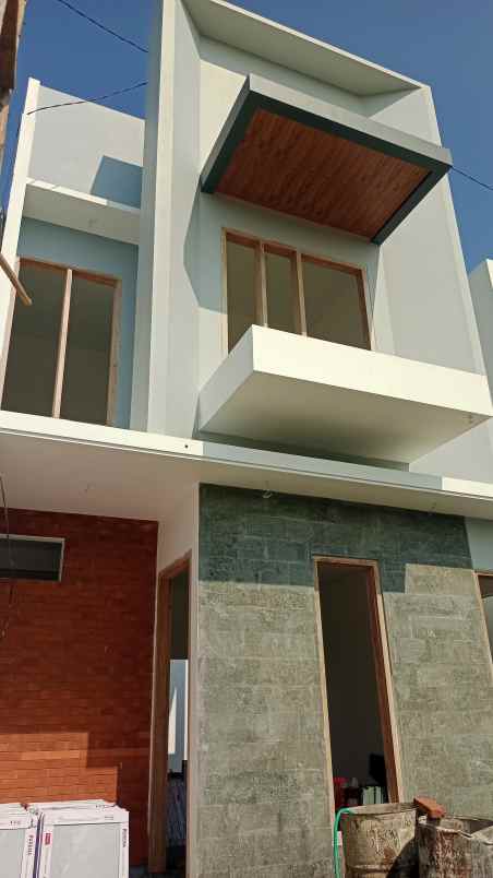 rumah terakhir 2 lantai syariah di ponorogo