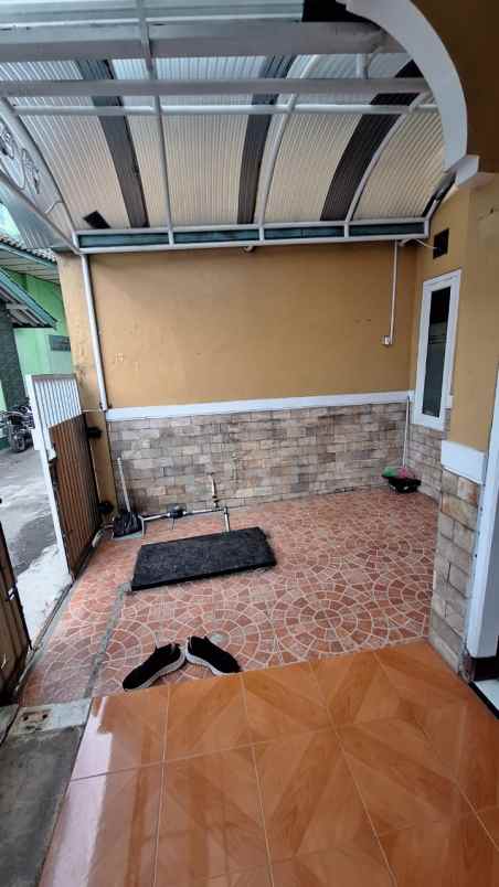 rumah terawat 2 lantai jl depok antapani bandung