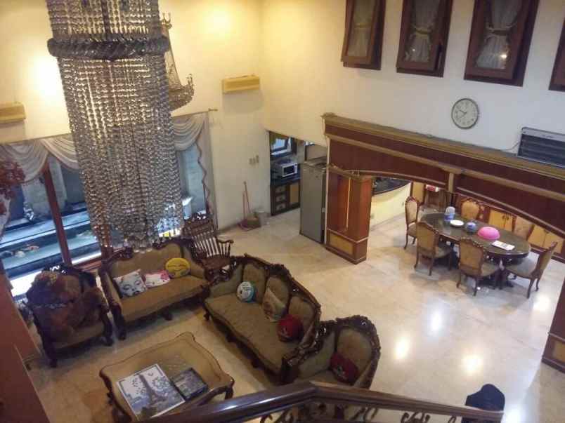 rumah villa permata gading