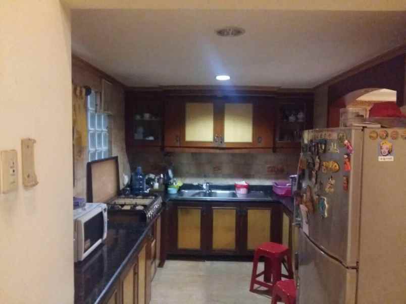 rumah villa permata gading