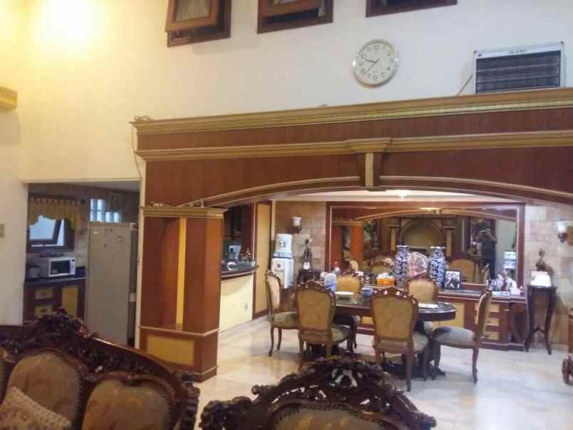 rumah villa permata gading