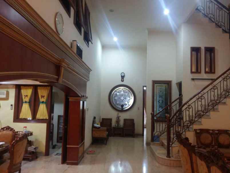 rumah villa permata gading