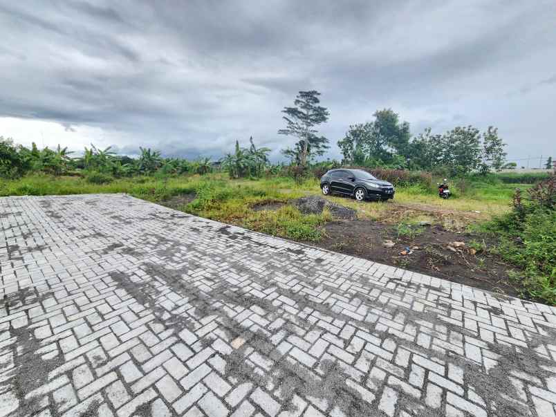 tanah dekat jl kabupaten di trihanggo gamping