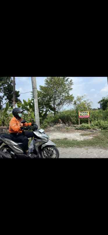 tanah depan perumhann taman anggrek strategis