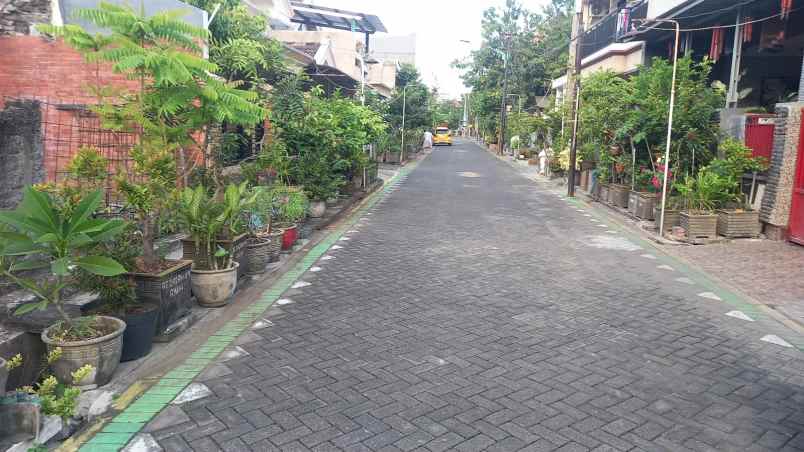tanah rungkut menanggal surabaya row 2 mobil