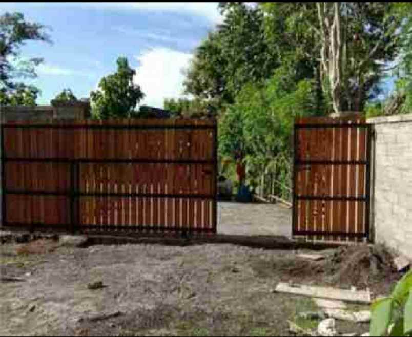 tanah zona pink di pantai bingin uluwatu bali