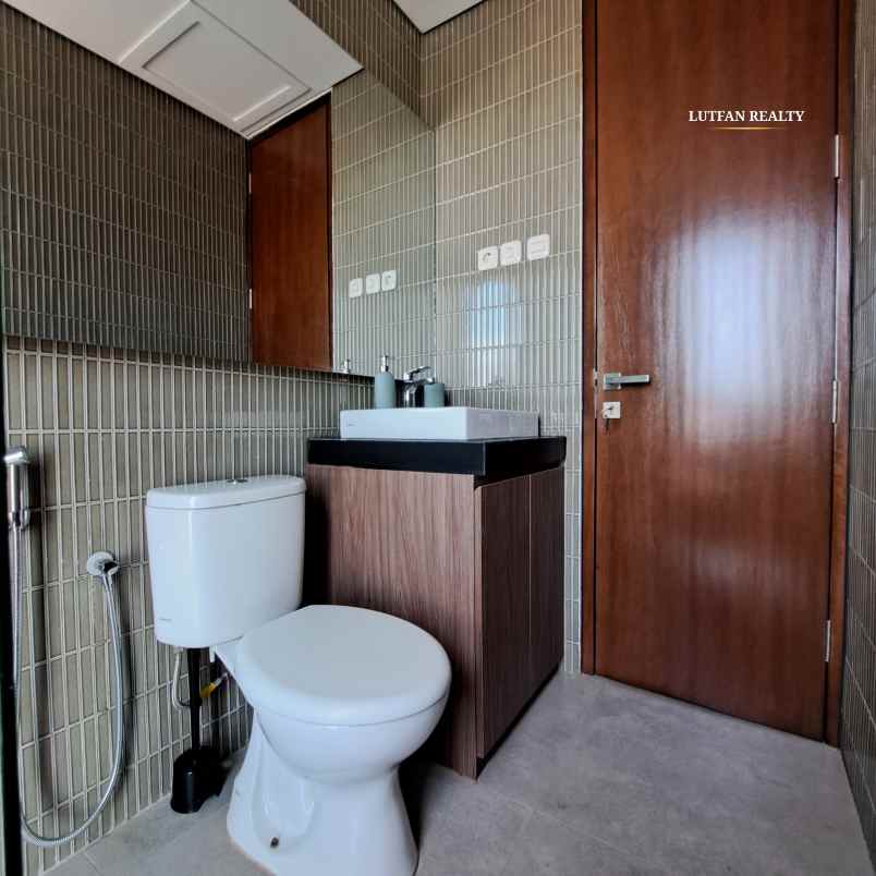 townhouse jati padang dekat area cbd simatupang